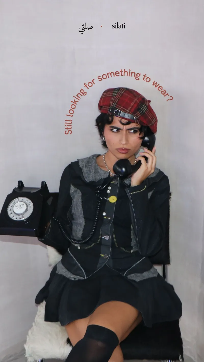 Silati campaign: on the phone in a plaid beret, still looking for something to wear?